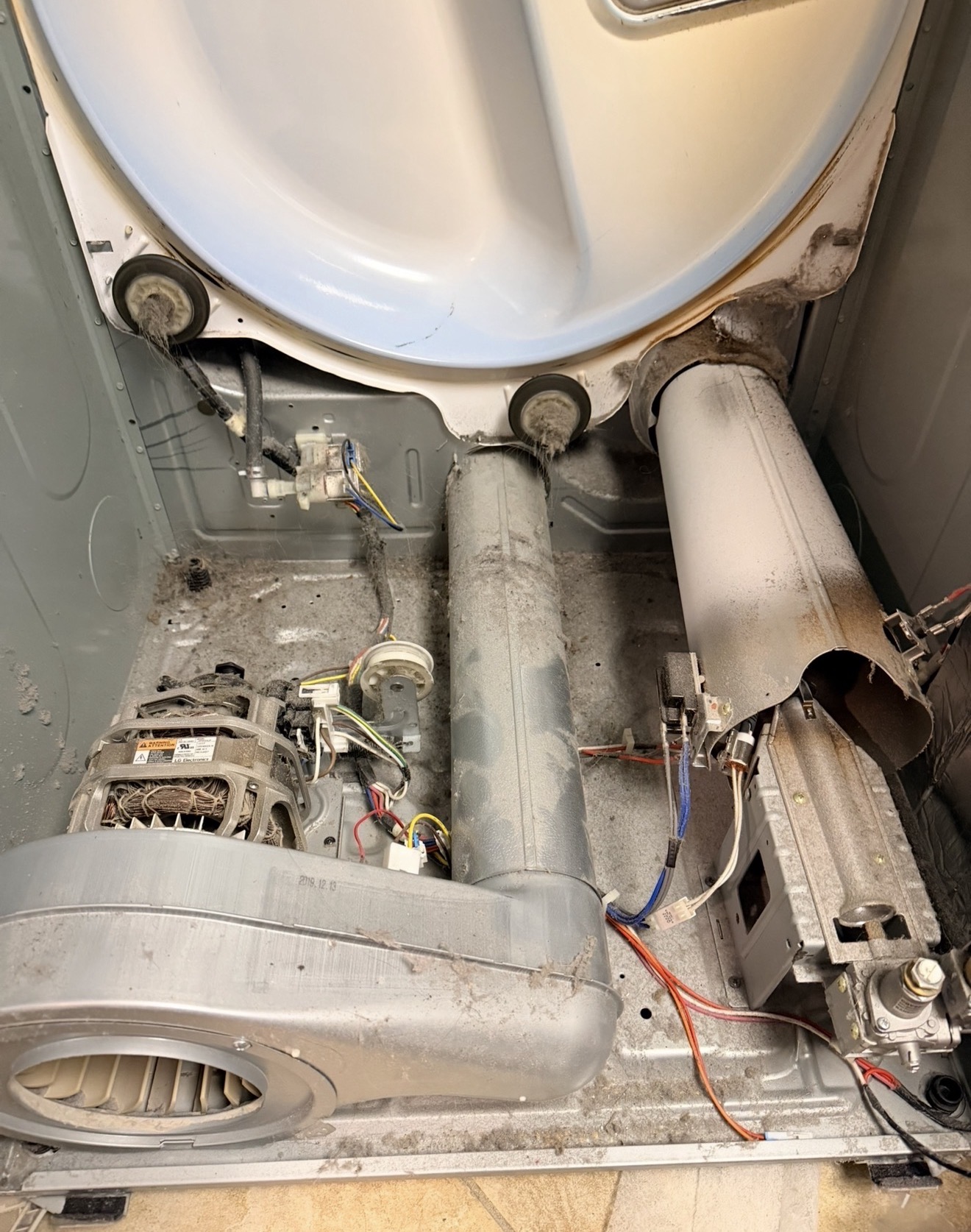 Samsung dryer internal components — motor, heating assembly and control circuit during diagnosis Forest Ave Staten Island 10310